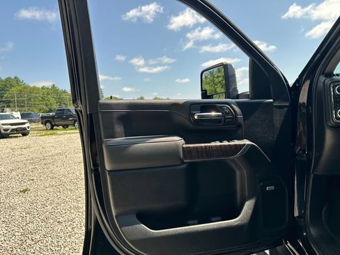 Used 2021 GMC Sierra 2500 Denali w/ Denali Ultimate Package AWD/4WD image 24