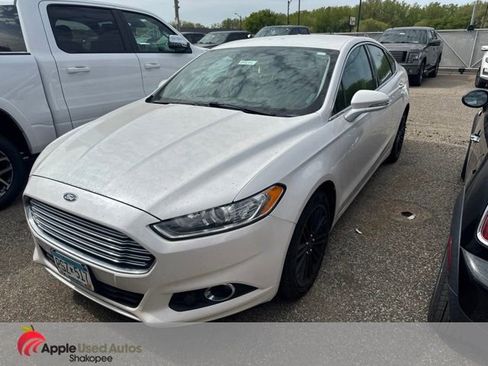 Used 2016 Ford Fusion SE w/ Equipment Group 202A AWD/4WD image 2