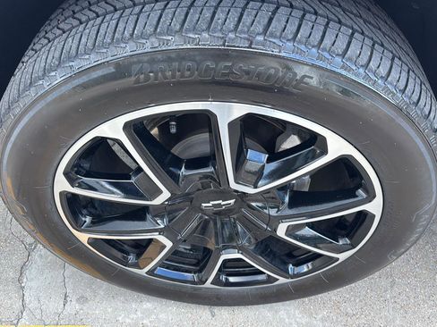 Certified 2024 Chevrolet Suburban RST image 13