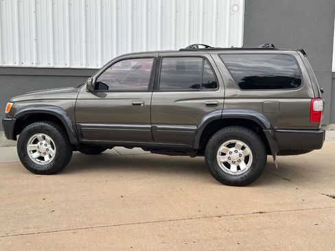 Used 1997 Toyota 4Runner Limited image 10