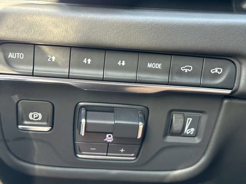 Certified 2025 Cadillac Escalade Premium Luxury Platinum AWD/4WD image 32