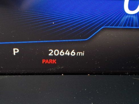 Certified 2024 Volkswagen Tiguan SE AWD/4WD image 17