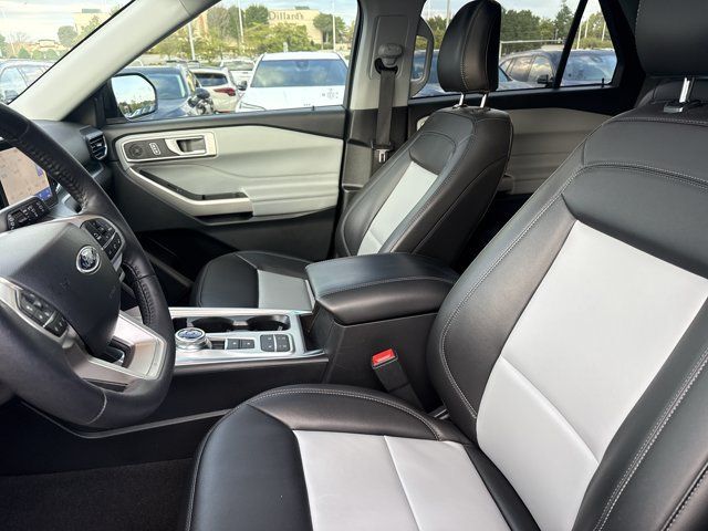 Used 2024 Ford Explorer XLT w/ Equipment Group 202A RWD image 14