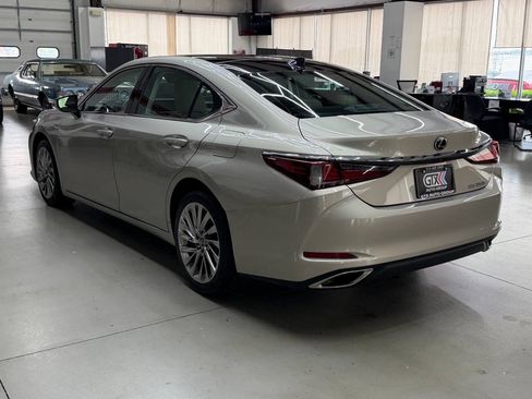 Used 2019 Lexus ES 350 w/ Accessory Package 2 FWD image 4