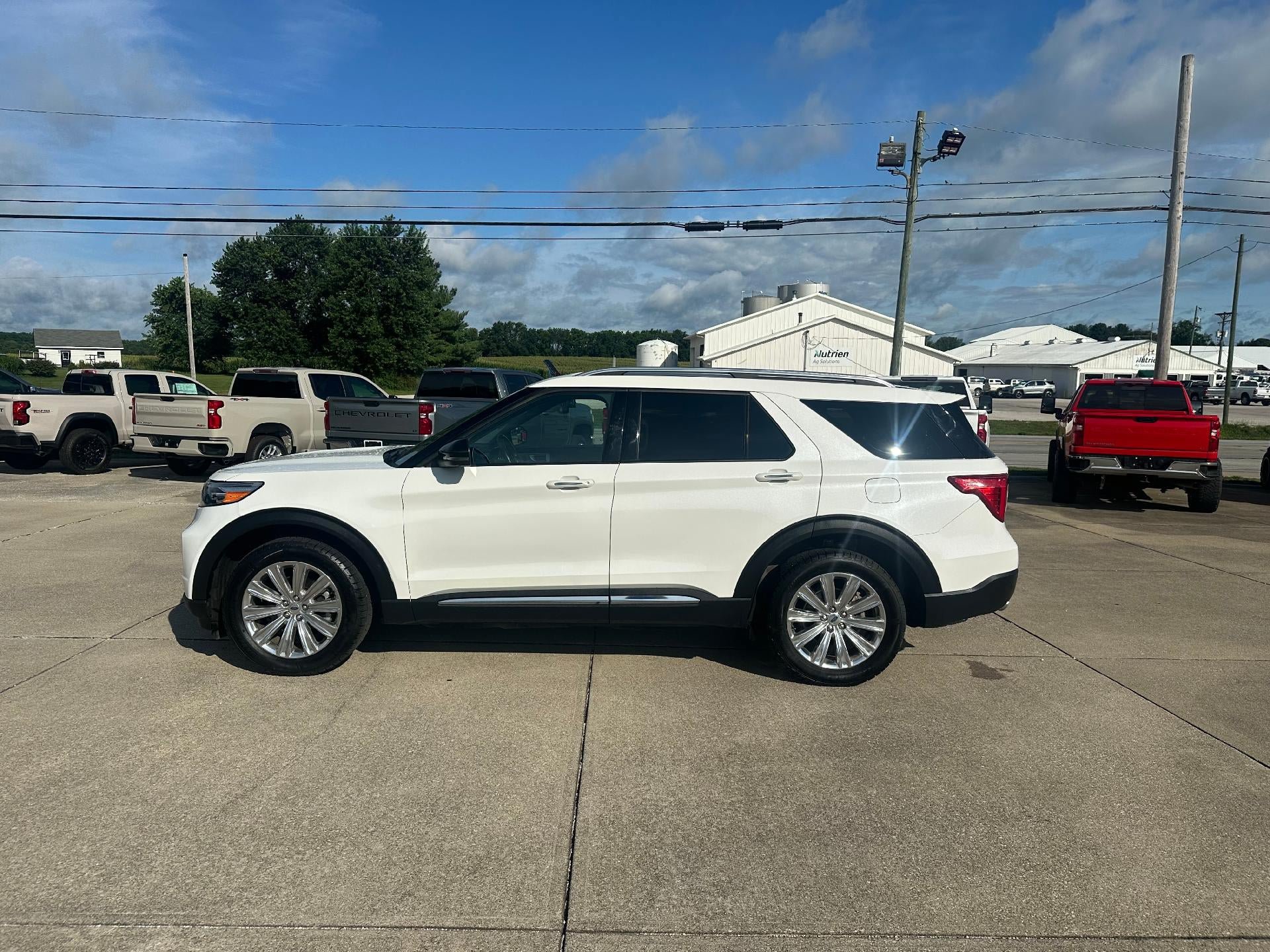 Used 2022 Ford Explorer Limited w/ Equipment Group 301A AWD/4WD image 4