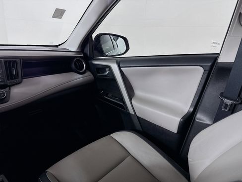 Used 2017 Toyota RAV4 Limited image 28