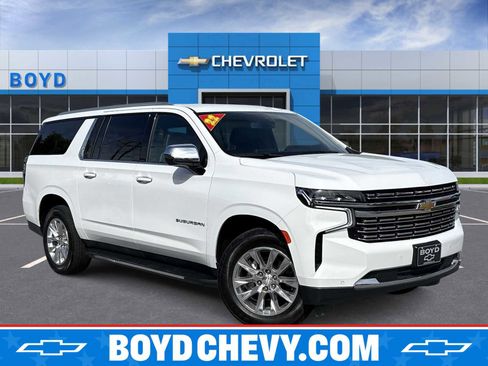Used 2022 Chevrolet Suburban Premier AWD/4WD image 1