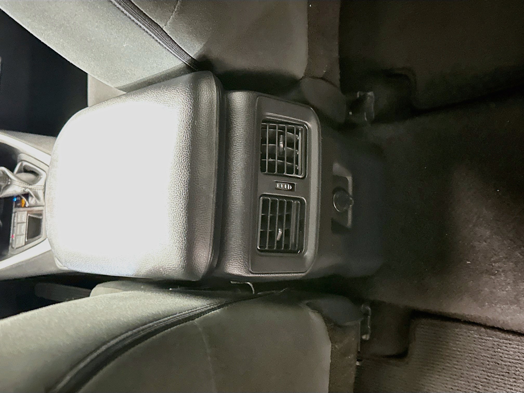 Used 2025 Toyota RAV4 LE AWD/4WD image 27