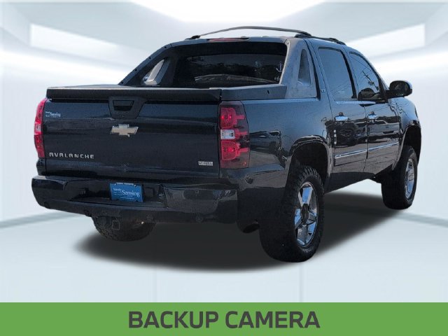 Used 2011 Chevrolet Avalanche LTZ RWD image 5