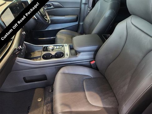 New 2026 Kia Carnival SX w/ SX Dark Edition Package image 10