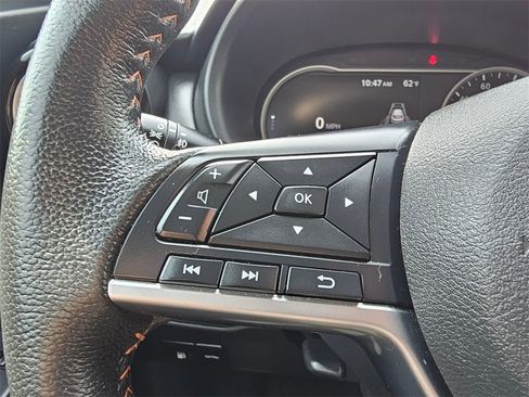 Used 2020 Nissan Kicks SR image 19