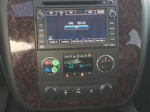 Used 2011 GMC Yukon XL Denali image 25