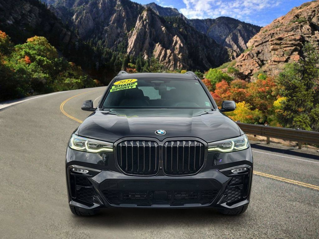 Used 2021 BMW X7 xDrive40i w/ M Sport Package AWD/4WD image 6