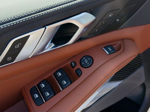 New 2026 BMW X5 M60i image 23