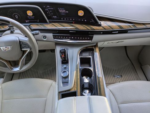 Used 2022 Cadillac Escalade Premium Luxury Platinum image 42