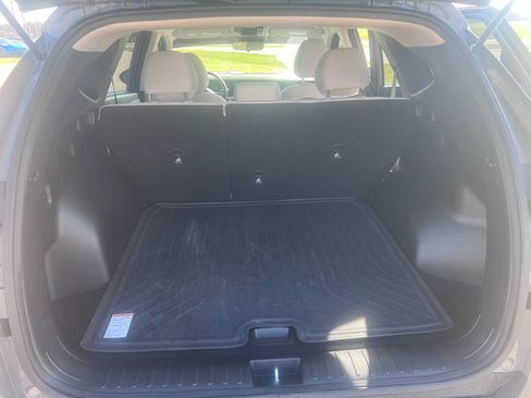 Used 2025 Hyundai Tucson SE image 15
