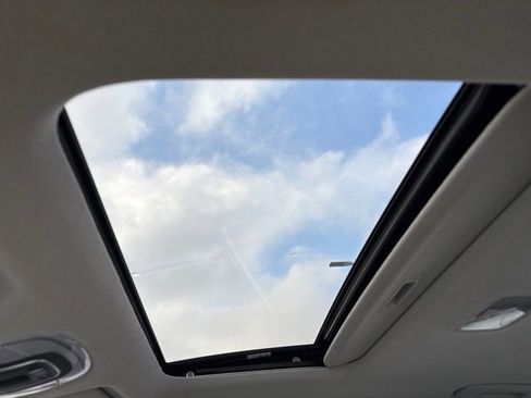 Used 2024 Hyundai Elantra Limited image 14