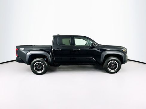 Used 2025 Toyota Tacoma TRD Off-Road image 10