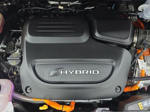 Used 2023 Chrysler Pacifica Touring-L w/ S Appearance Package FWD image 15