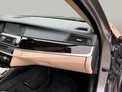 Used 2011 BMW 528i Sedan RWD image 17