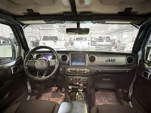 Used 2023 Jeep Wrangler Willys image 10