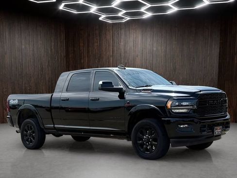 Used 2020 RAM 2500 Limited w/ Black Appearance Package AWD/4WD image 1