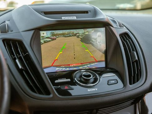 Used 2018 Ford Escape Titanium w/ Ford Safe & Smart Package image 16