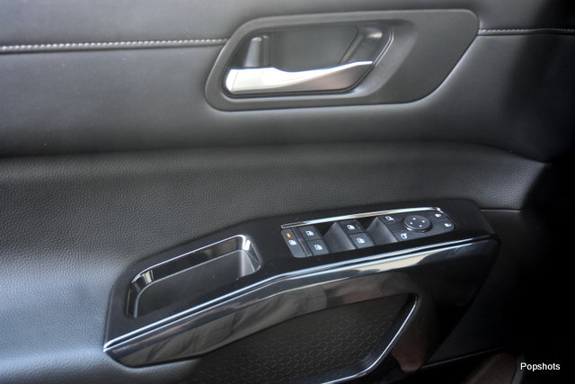 Used 2022 Nissan Pathfinder SV FWD image 5