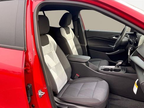 New 2026 Chevrolet Trax RS w/ Sunroof Package image 13