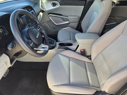 Certified 2023 Kia Soul LX image 11