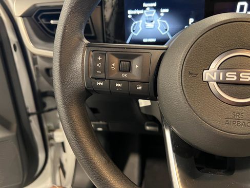 Used 2025 Nissan Kicks S image 11