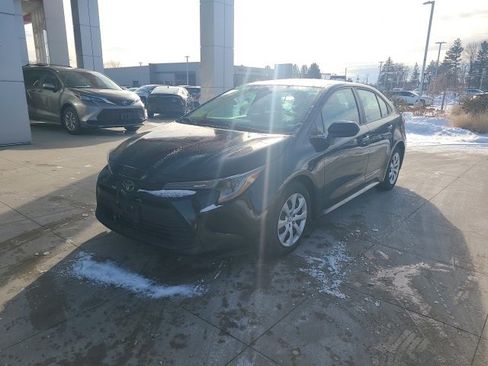 Used 2023 Toyota Corolla LE image 3
