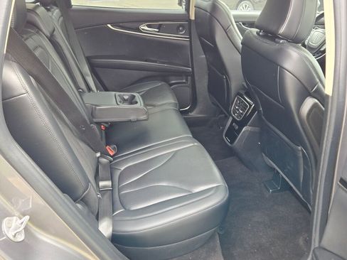 Used 2021 Lincoln Nautilus Reserve w/ Monochromatic Package AWD/4WD image 13