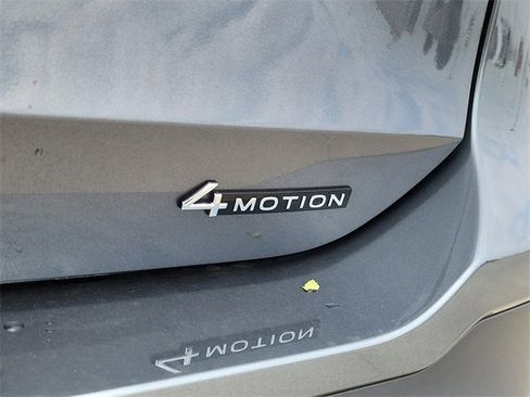 New 2025 Volkswagen Tiguan SE image 4