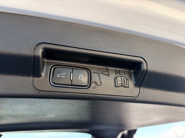 Used 2023 Ford Explorer XLT w/ Equipment Group 202A AWD/4WD image 37