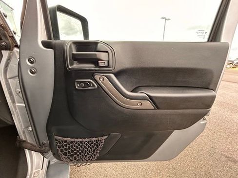 Used 2018 Jeep Wrangler Unlimited Sport S AWD/4WD image 29