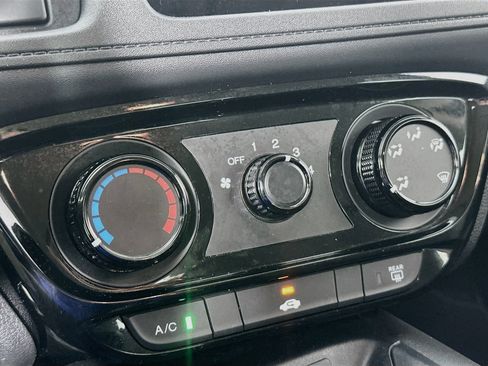 Used 2022 Honda HR-V LX image 15