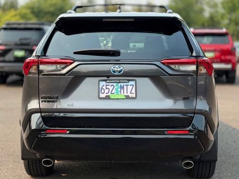 Used 2024 Toyota RAV4 SE w/ Weather & Moonroof Package AWD/4WD image 4