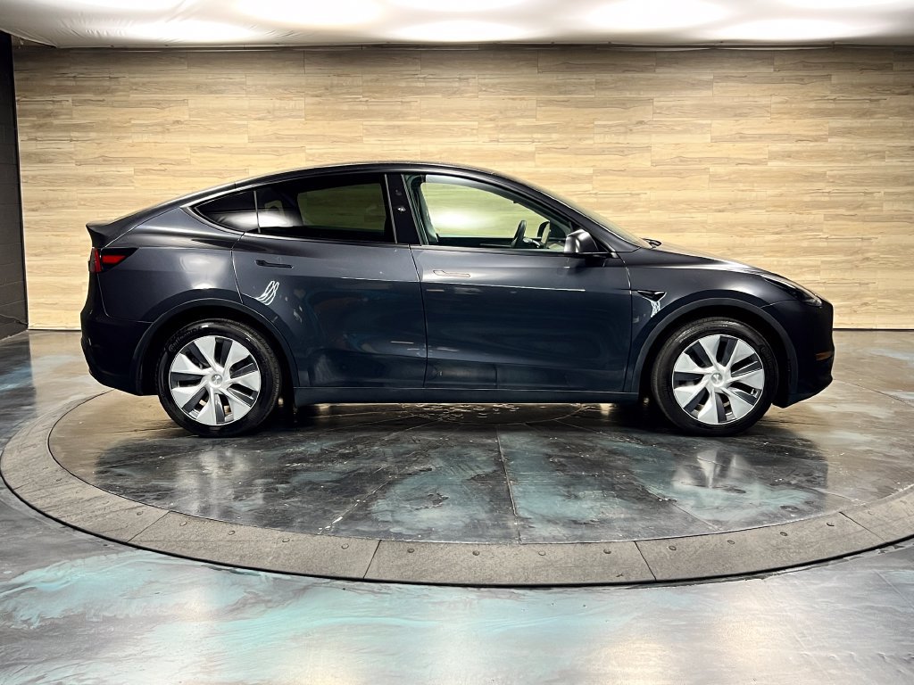 Used 2024 Tesla Model Y Long Range AWD/4WD image 20