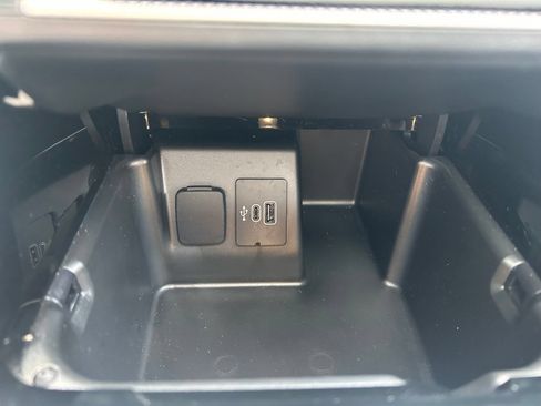 Used 2025 Ford Explorer Platinum w/ LUX Leather Package AWD/4WD image 25
