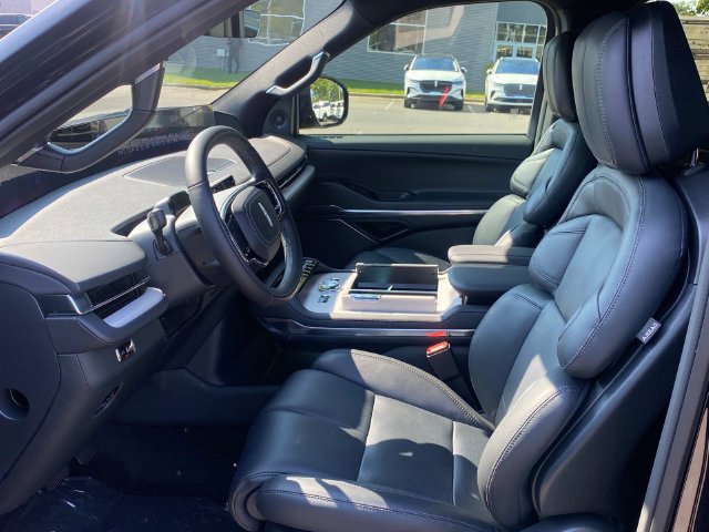 New 2027 Lincoln Navigator Reserve w/ Jet Appearance Package AWD/4WD image 10