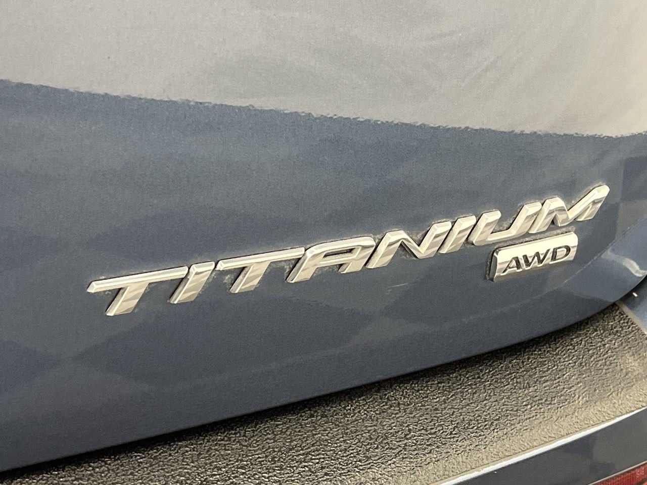 Used 2018 Ford Edge Titanium w/ Equipment Group 302A AWD/4WD image 36
