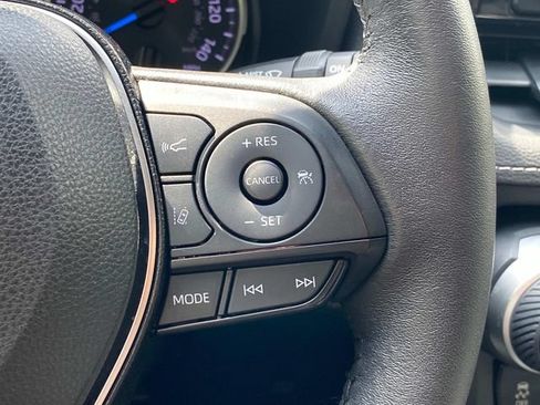 Used 2021 Toyota RAV4 XLE w/ XLE Grade Weather Package AWD/4WD image 19