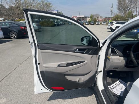 Used 2016 Hyundai Tucson SE w/ Option Group 02 image 10