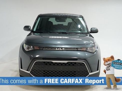 Used 2025 Kia Soul LX w/ LX Technology Package FWD image 2