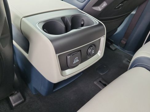 New 2027 Kia Carnival SX Prestige FWD image 11