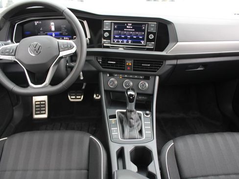 Certified 2024 Volkswagen Jetta Sport image 18