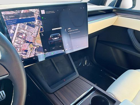Used 2024 Tesla Model X image 28
