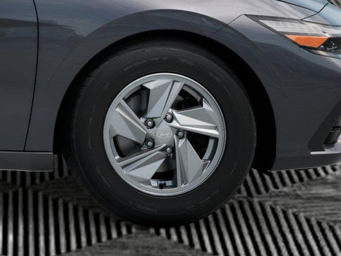 New 2026 Hyundai Elantra SE FWD image 8