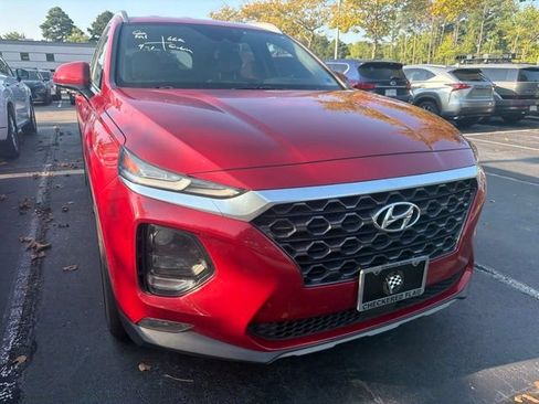 Used 2019 Hyundai Santa Fe SEL FWD image 2